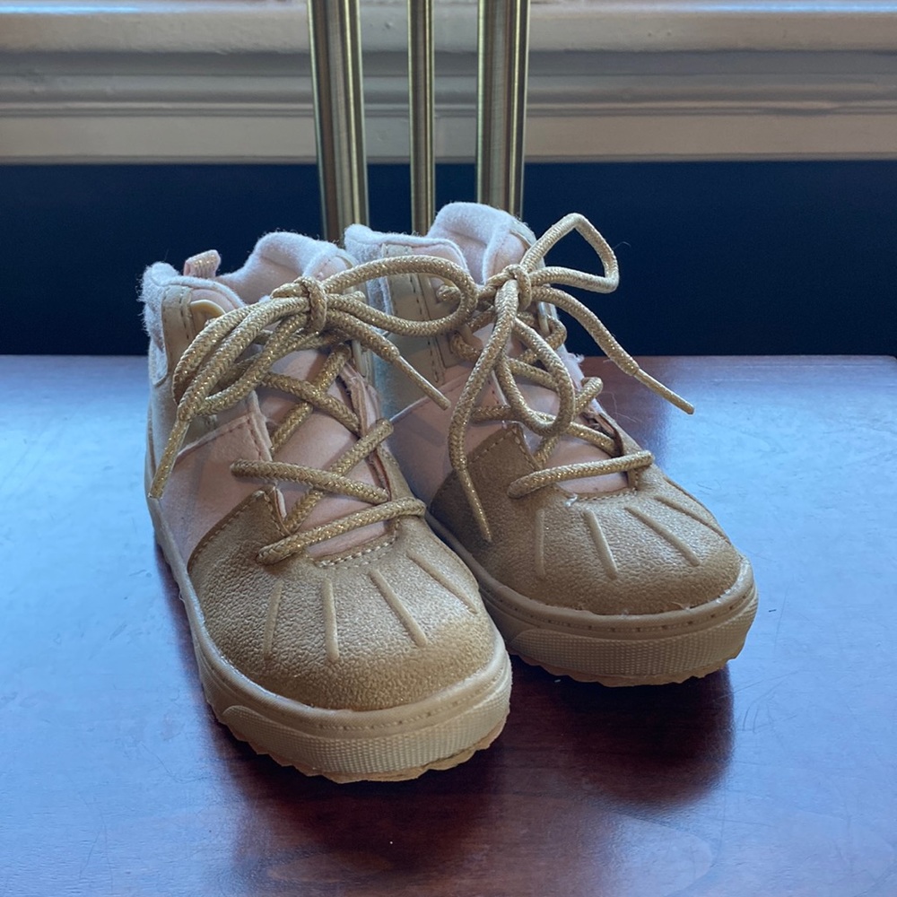 OskKosh B’Gosh Wistman Fashion Boot, Size 8